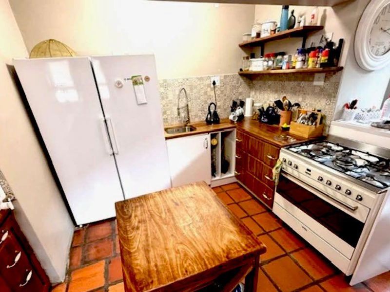 Spacious Family Home with Versatile Living & Work Spaces - Photo 8