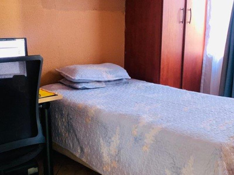 3 Bedroom House for Sale in Soshanguve - Photo 2
