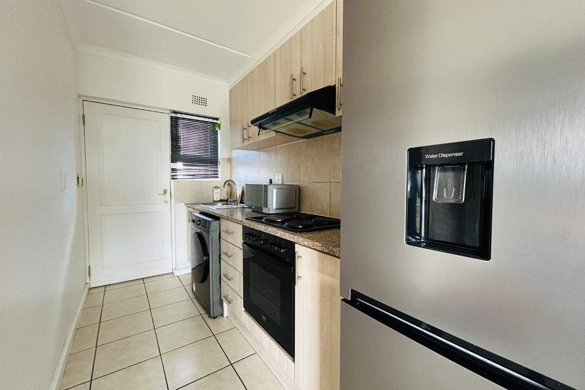 Ground Floor Lock Up And Go - Photo 4