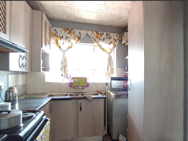 2 bed unit for sale in Florida - Photo 2