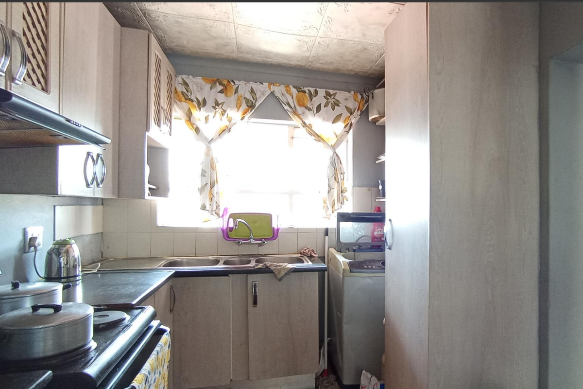 2 bed unit for sale in Florida - Photo 2