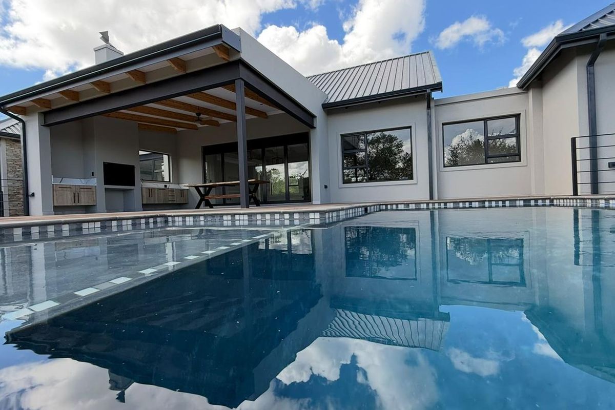 Immaculate home for sale in an excellent location. - Photo 4