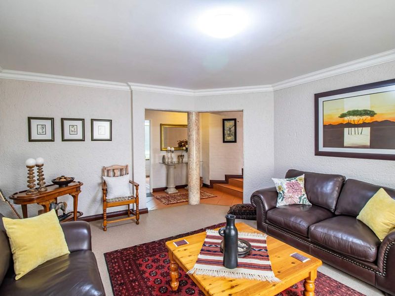 Modern 3 Bedroom Home with Bachelor’s pad for Sale in Glenvista! - Photo 10