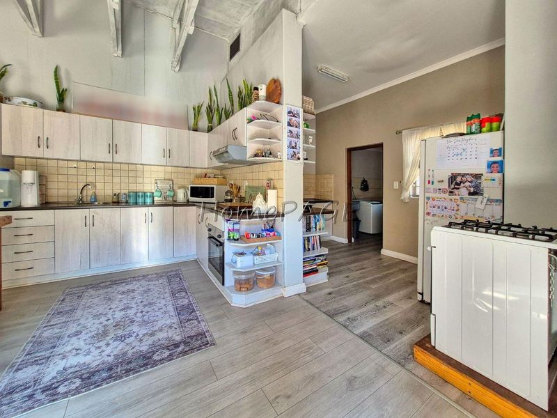 Central, Walvis Bay:  Quaint 3Bedr LOCK-UP-AND-GO-style home for sale - Photo 8
