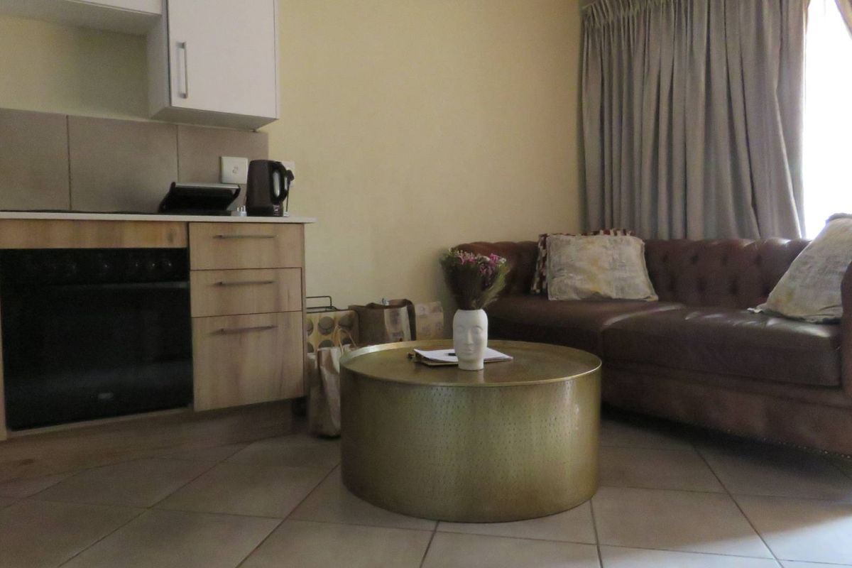 Luxury Living in Albertsdal, Alberton - Photo 5