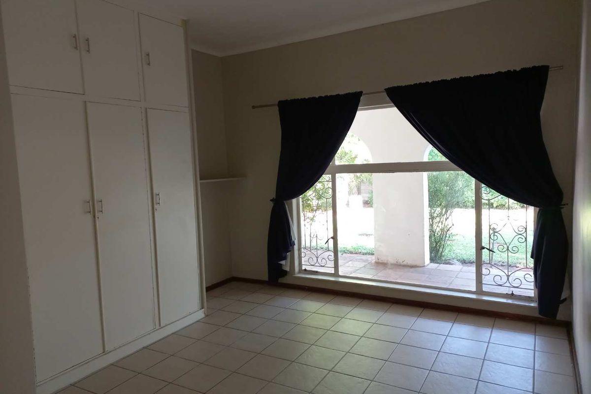 Lovely family home in a very popular area! - Photo 3