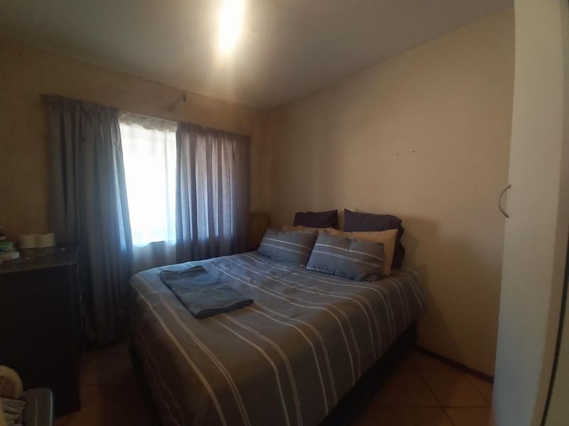 A SPACIOUS APARTMENT - Photo 7