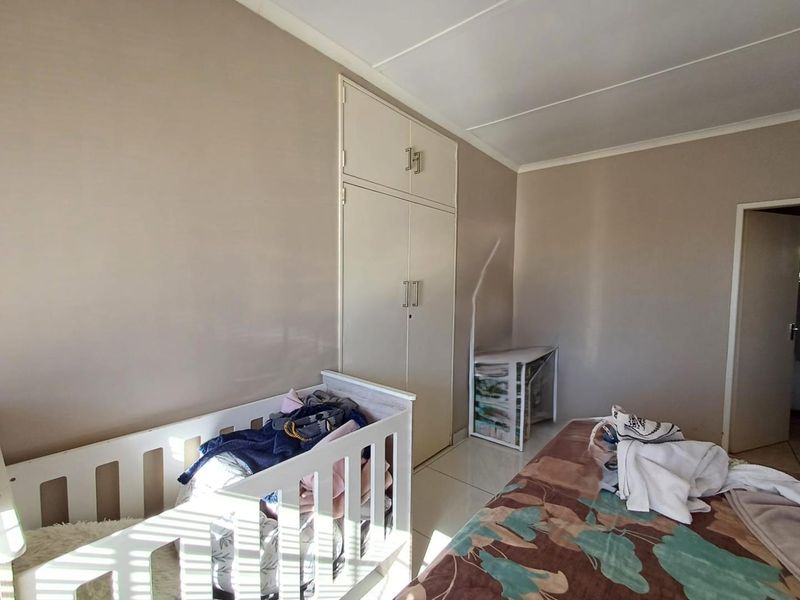 Perfect for the Young Professional or Single Tenant – Cozy, Convenient Living on Republic Road - Photo 7