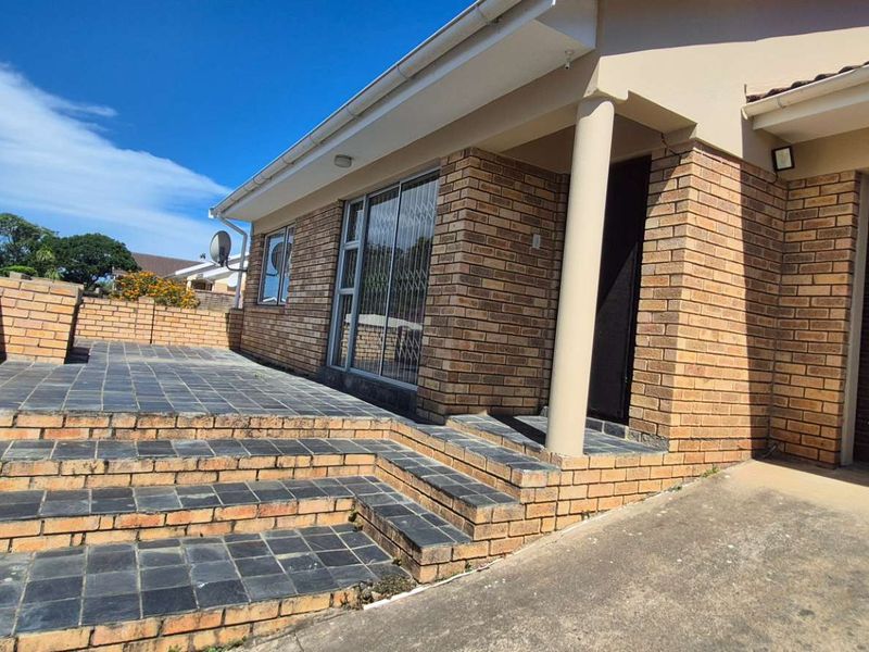 Safe - Secure & Low Maintinace! - Photo 2