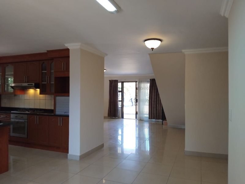 Exceptional Family Home with Stunning Views and Modern Comforts on the Garden Route - Photo 10