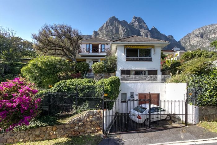 Property #1896447, House For Sale in Camps Bay