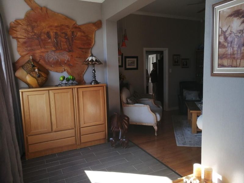 HUGE - BEAUTIFUL - PERFECT LOCATION - CENTRAL SWAKOPMUND - Photo 4