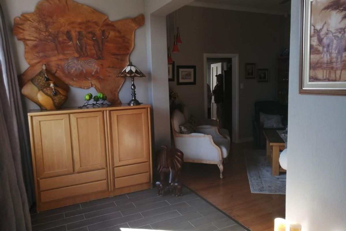 HUGE - BEAUTIFUL - PERFECT LOCATION - CENTRAL SWAKOPMUND - Photo 4