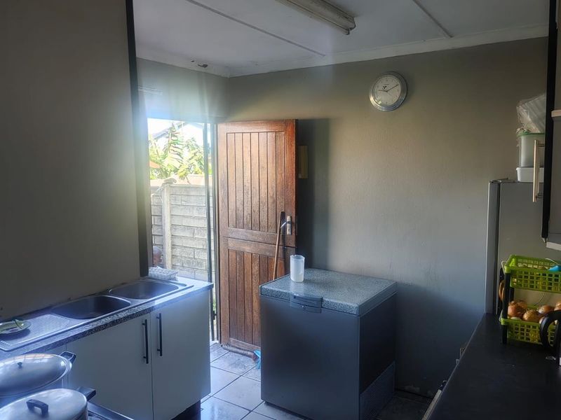 3-bedroom Empangeni Central Home - Photo 2