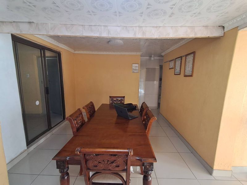 4 Bedroom House Not To Miss - Photo 10