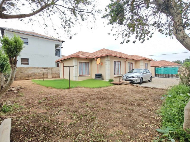 3 Bedroom House for Sale in Cosmo City - Photo 3