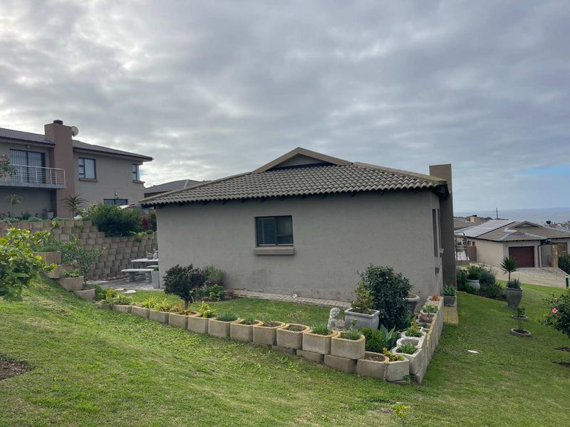 Single Level 3 Bedroom Townhouse with Sea Views in Secure Estate, Seemeeu Park - Photo 3