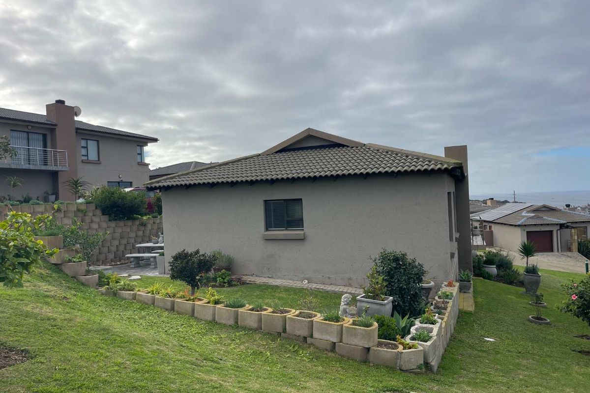 Single Level 3 Bedroom Townhouse with Sea Views in Secure Estate, Seemeeu Park - Photo 3