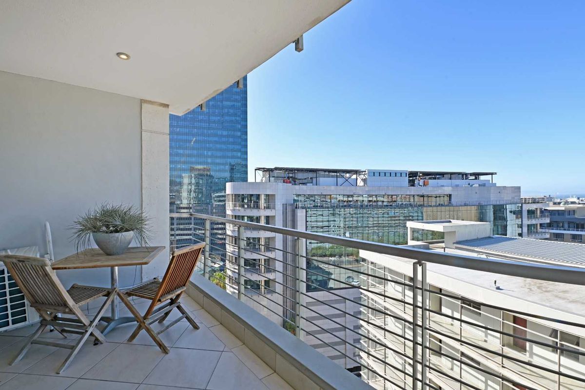2-Bedroom Apartment in the Heart of Cape Town CBD - Photo 2