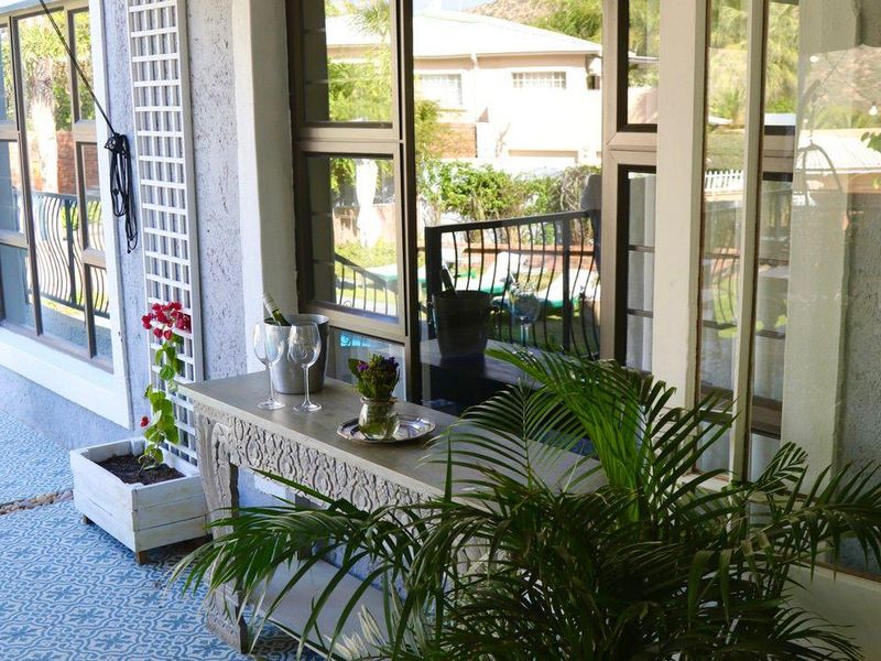 FOR SALE | LUXURY GUESTHOUSE OR EXCLUSIVE RESIDENCE | EROS PARK, WINDHOEK - Photo 8