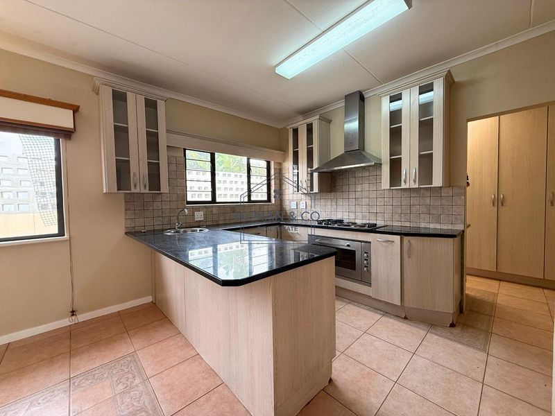 Spacious 4-Bedroom Home with 1 Bedroom Flat & Additional Flatlet – Ideal for a Large Family or Investment Opportunity - Photo 5