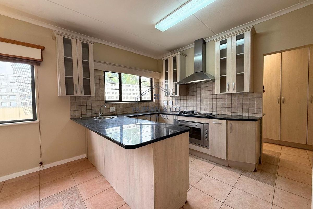 Spacious 4-Bedroom Home with 1 Bedroom Flat & Additional Flatlet – Ideal for a Large Family or Investment Opportunity - Photo 5