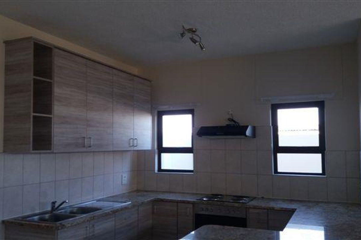 Modern Duplex Town House close to schools. - Photo 2
