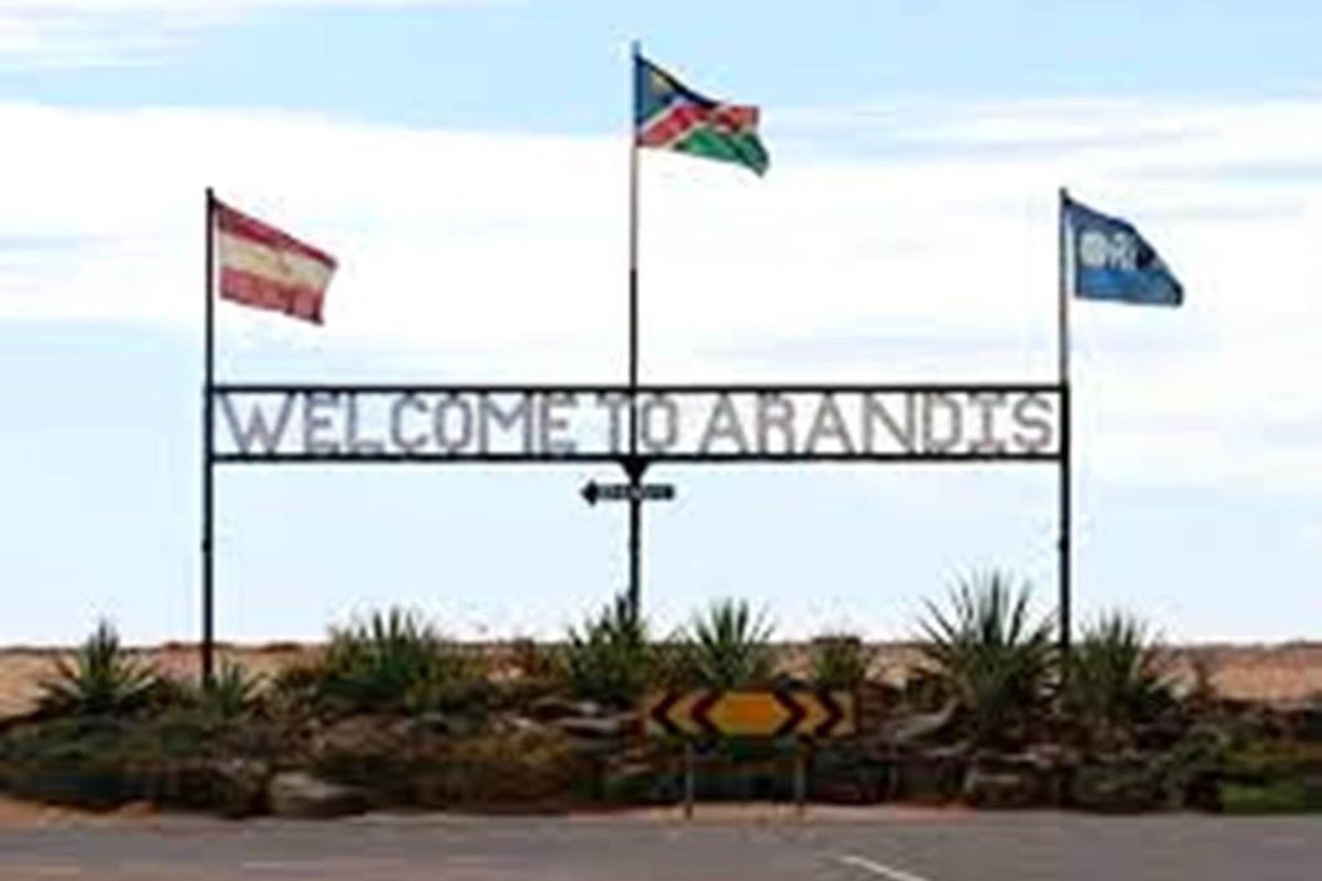 EMPTY ERVEN FOR SALE - ZONED FOR SERVICE STATION - PTY REGISTERED - Photo 3