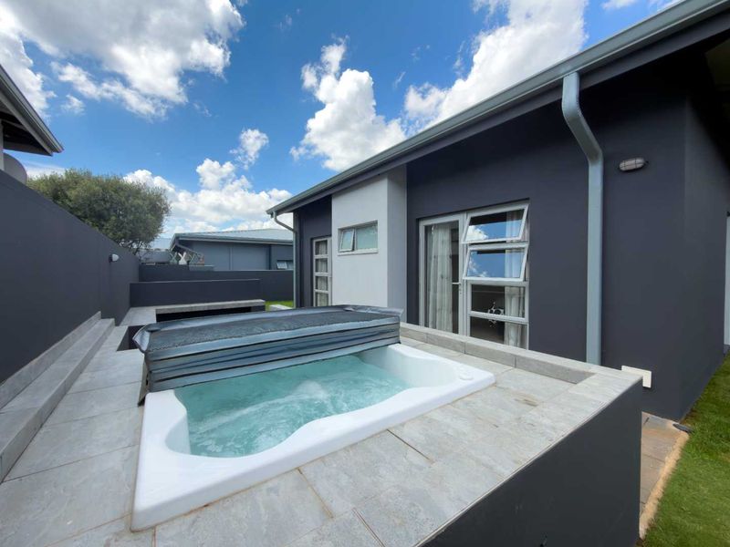 Grounded Luxury | Exceptional Free Standing Home - Photo 2