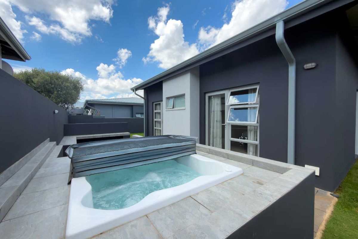 Grounded Luxury | Exceptional Free Standing Home - Photo 2