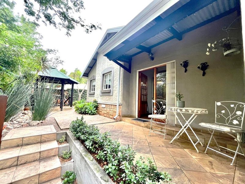 Your Farmhouse in the City - Photo 3