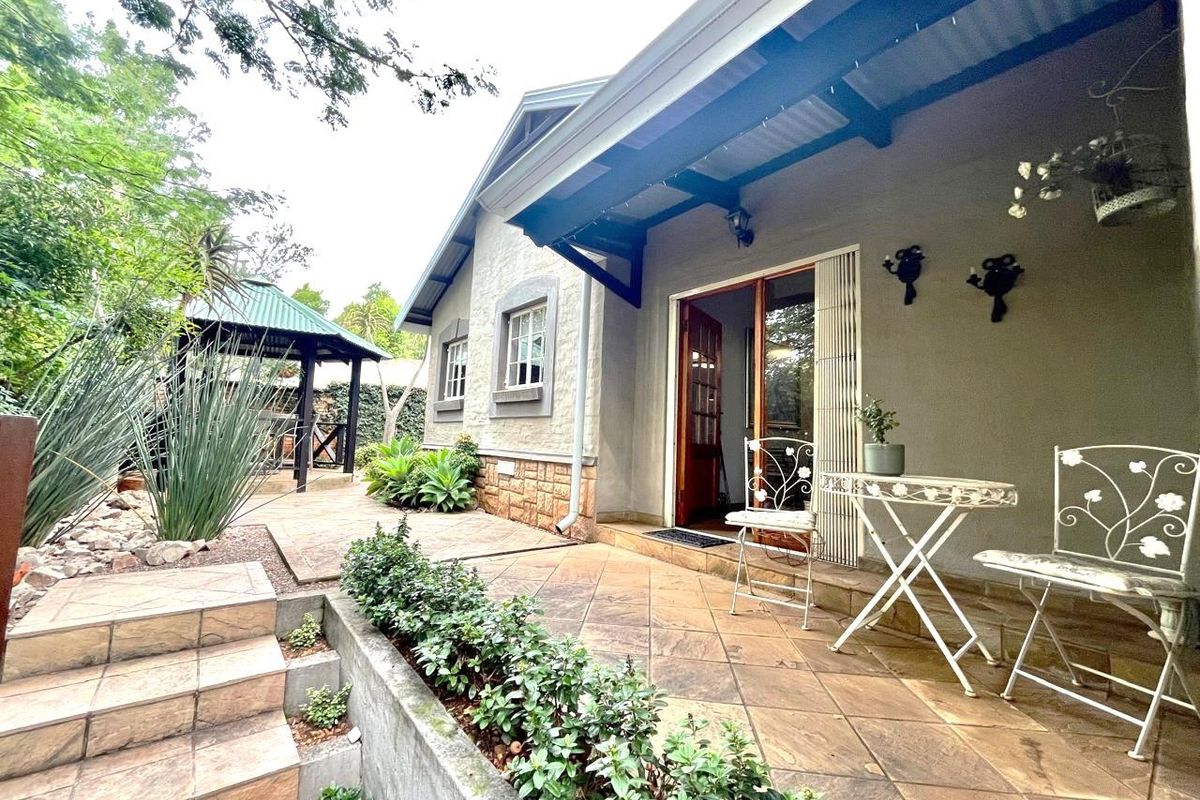 Your Farmhouse in the City - Photo 3