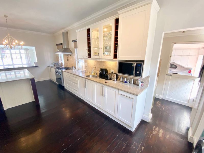 Hendra Estates - Gorgeous Family Home For Rent In Durban North! - Photo 6