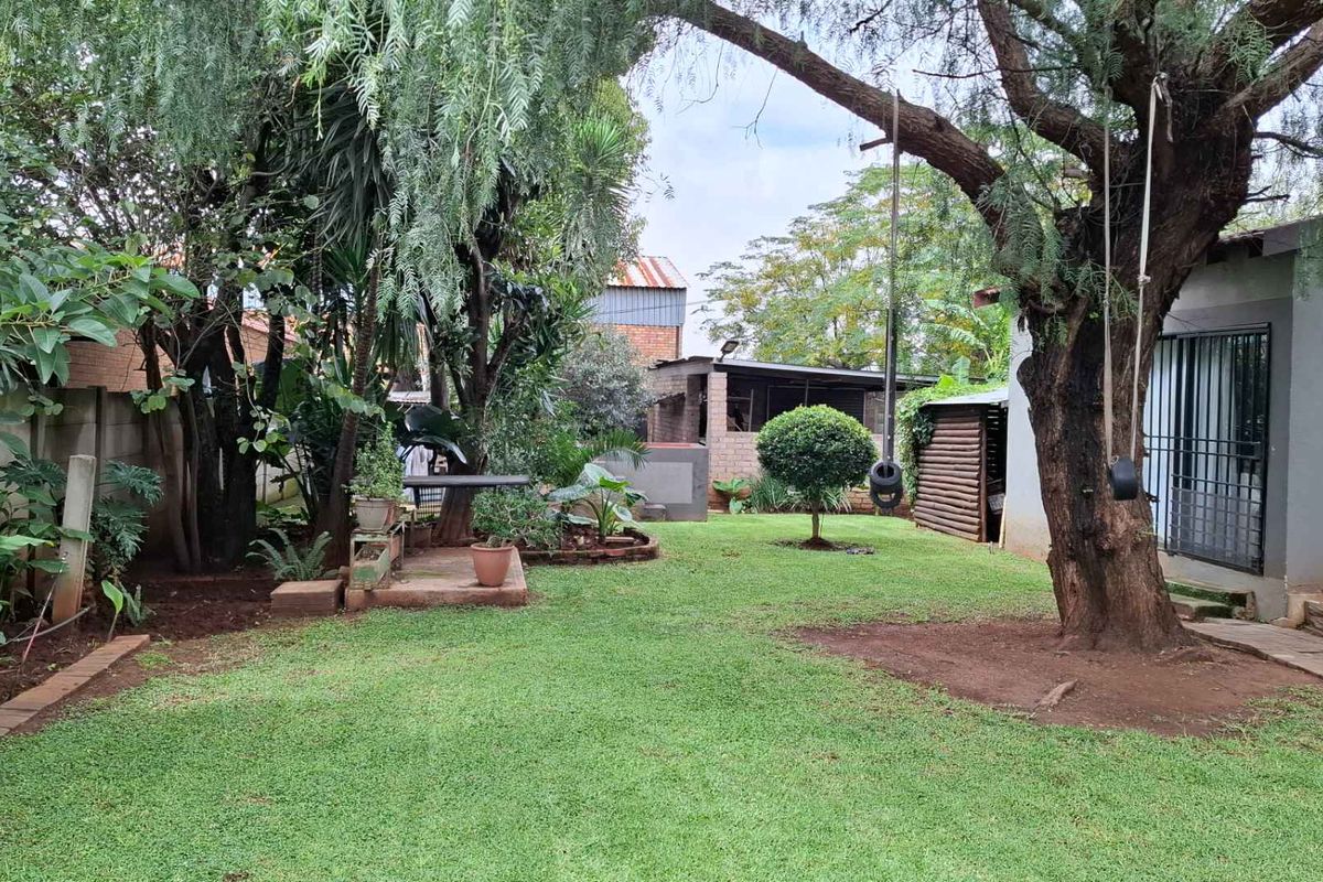 Modern Pet Friendly Home in Mayberry Park - Photo 2