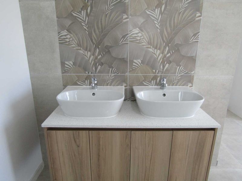 Newly build home designed for modern living - Photo 10