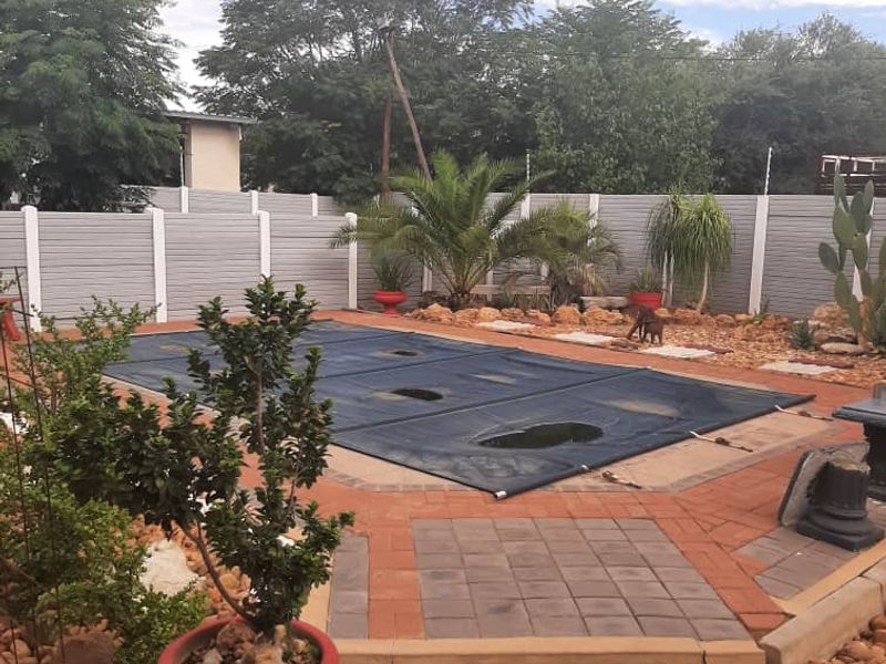 BEAUTIFUL 4 BEDROOM HOUSE FOR SALE IN GOBABIS (NEGOTIOABLE) - Photo 7