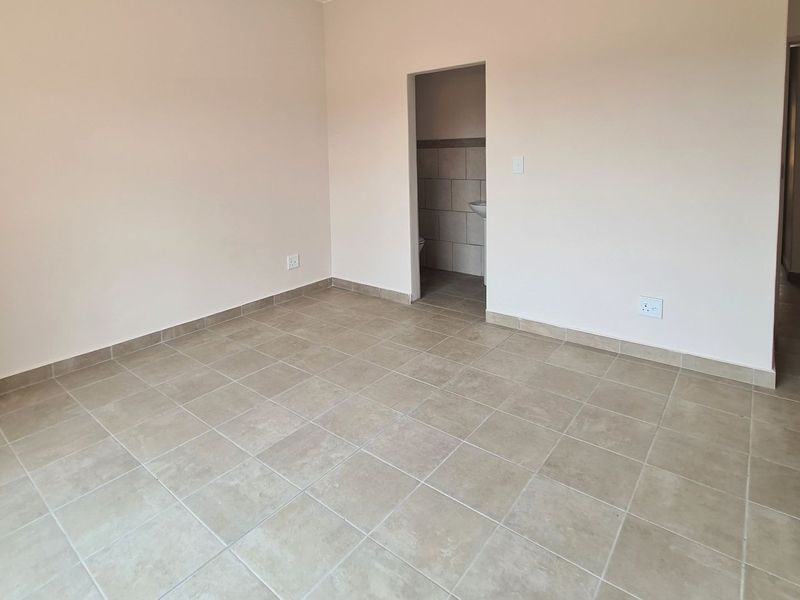 Perfect 3Bedroom lockup and go! - Photo 7