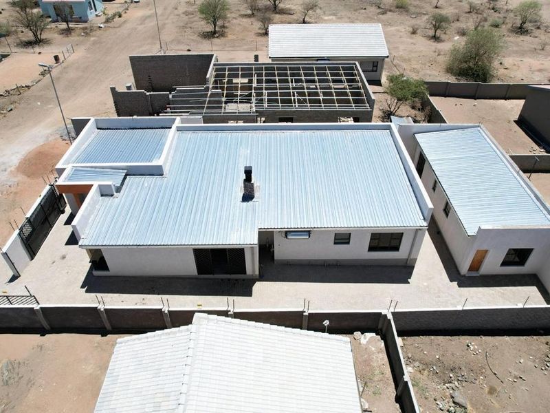 FOR SALE: Stunning 3-Bedroom Home in Okahandja, Dolerite Ridge (Extension 7) – N$1,750,000 - Photo 8