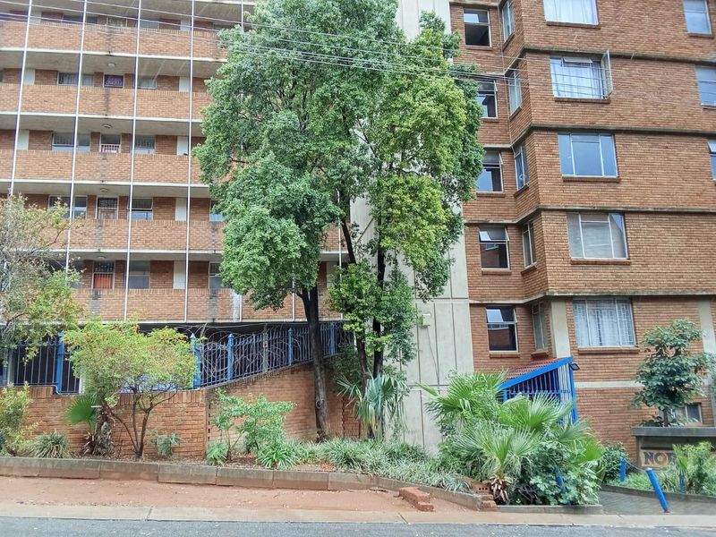 2 BEDROOM FLAT TO RENT IN PRETORIA CENTRAL - Photo 1