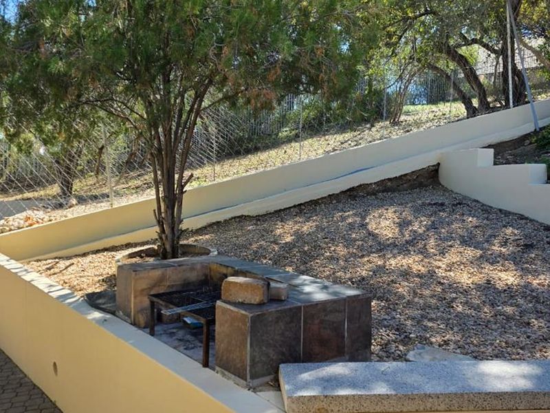 Spacious Living in Luxury Hill - Photo 6