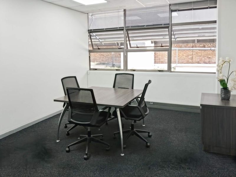 Professional office space in Regus Craddock Square Rosebank on fully flexible terms. - Photo 7