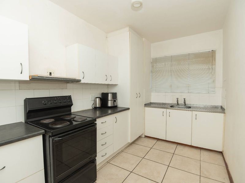 5th Floor Apartment with Harbour & Sea Views – Lelane - Photo 9