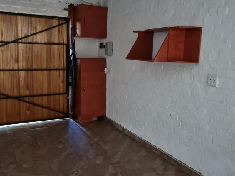 3 BEDROOM FAMILY HOME - Photo 8