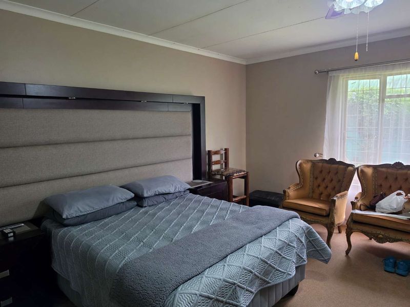 Affordable two bedroom townhouse in secure complex - Photo 8