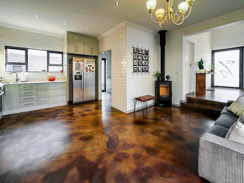Charming single level in Midstream Meadows - Photo 6