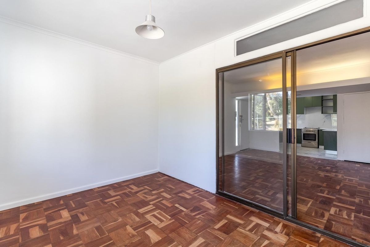 Modern Two-Bedroom Apartment with Mountain Views in Gardens, Cape Town | Available Immediately - Photo 5