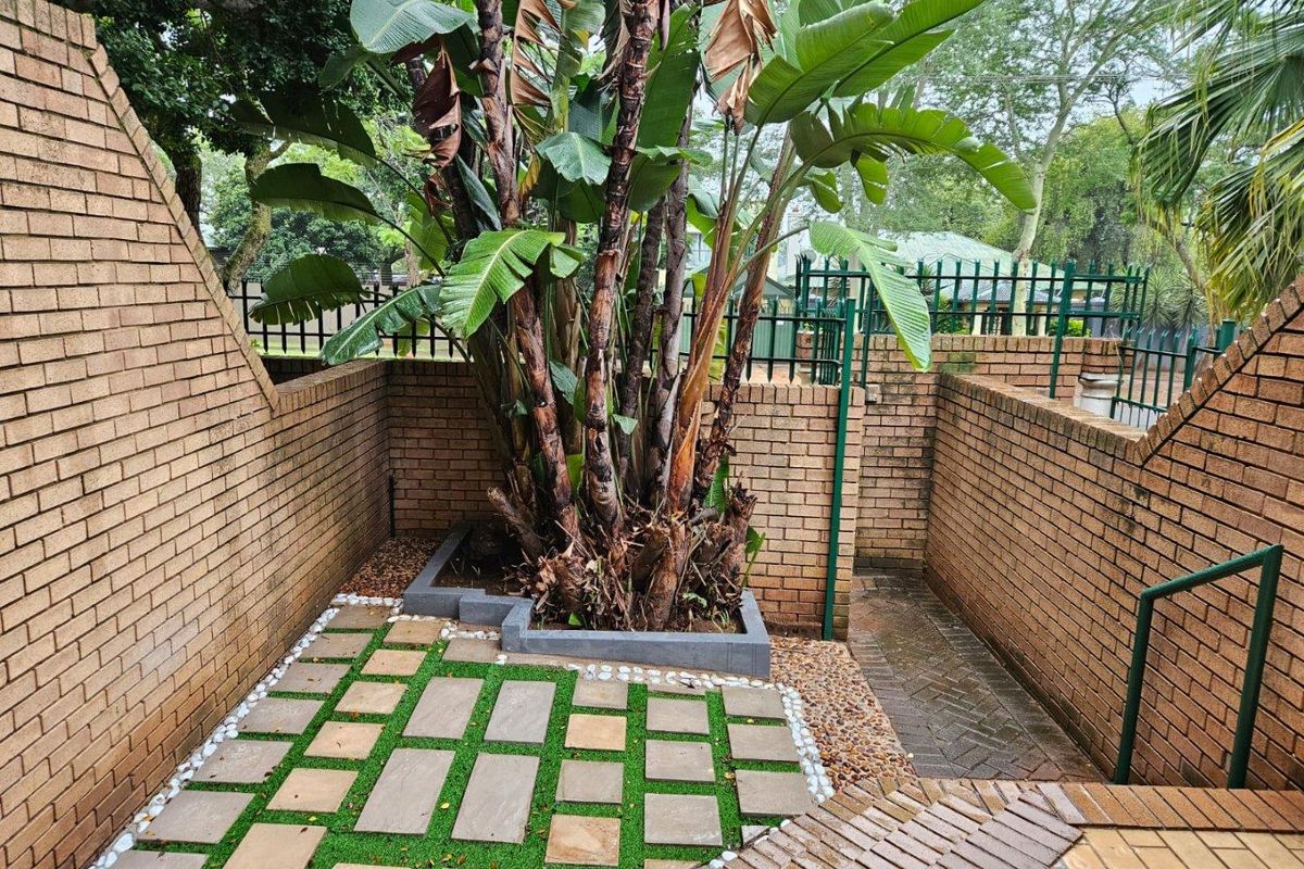 2 Bedroom Apartment to Rent in Sunnyside | Sonskyn |R9 000 per Month - Photo 4