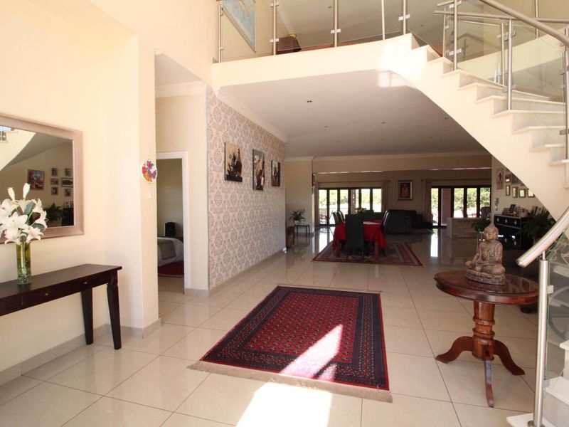 Luxury Fairway Living with Exceptional Views - Photo 3