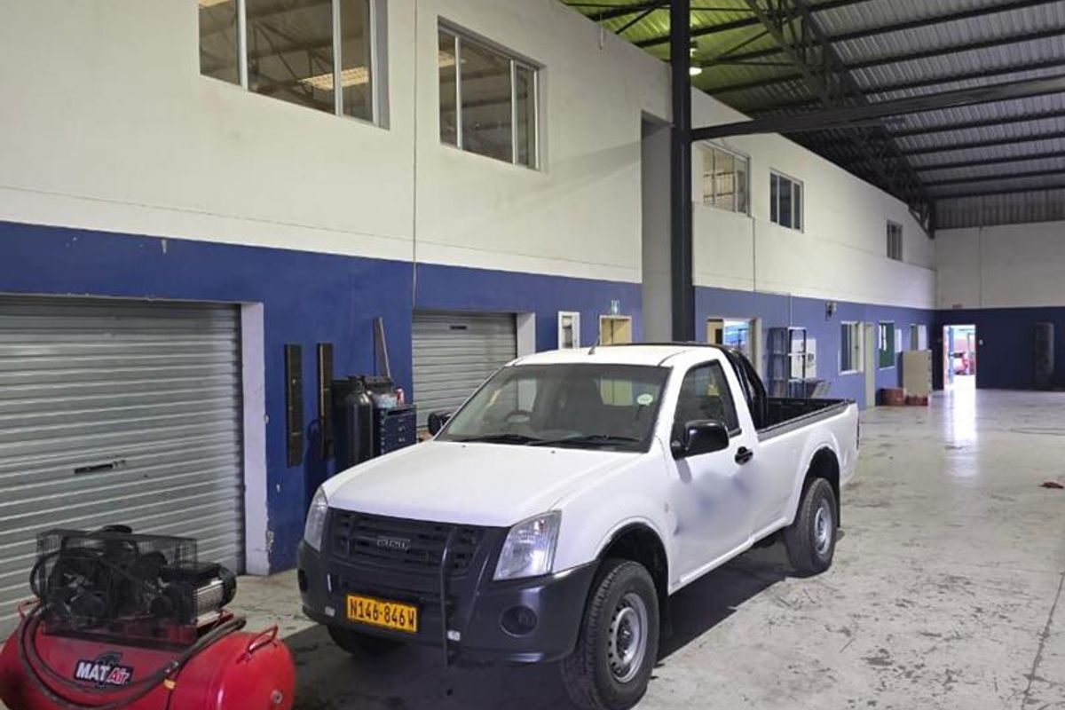 Warehouse to let in Brakwater - Photo 3