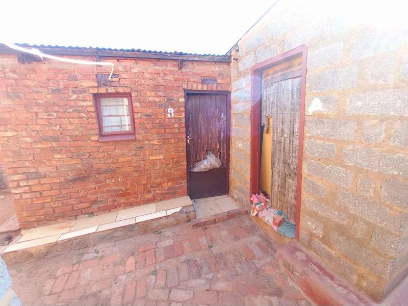 Two Bedrooms house for sale in Atteridgeville - Photo 3